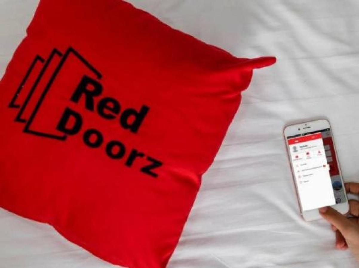 Reddoorz Plus @ Maguwo Kalasan Экстерьер фото